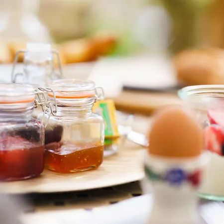 Onze & فندق مبيت وإفطار 4*